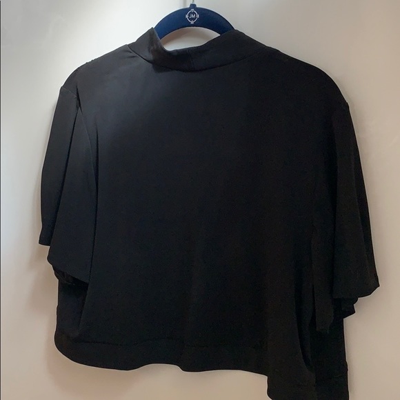 short jacket - Picture 3 of 3